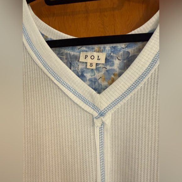 NWOT POL Oversized Blue Floral Knit Top Size Small - Picture 6 of 6